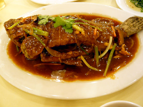海南島旅行　食事編　東郊椰林海鮮城　魚料理